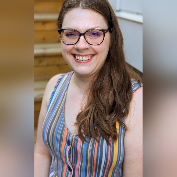 Meet your Posher, Cassandra - Picture 1 of 1